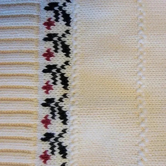 Vintage Cabelas Womens Embroidered Chickadee Sweater - Picture 5 of 5